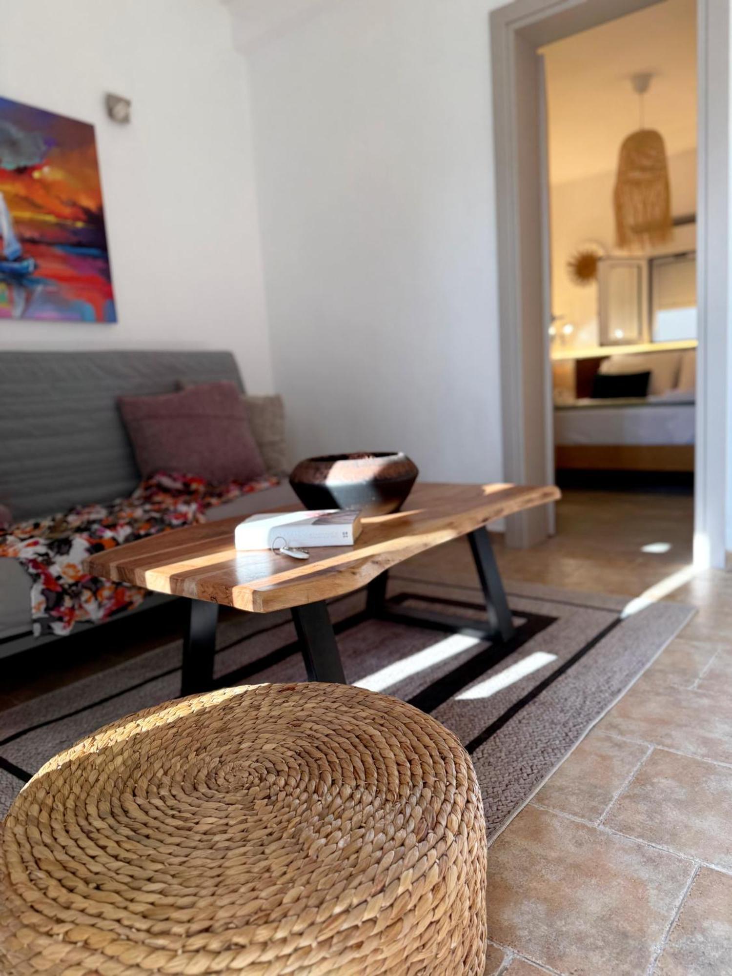Del Sol Suites 斯基亚索斯镇 外观 照片