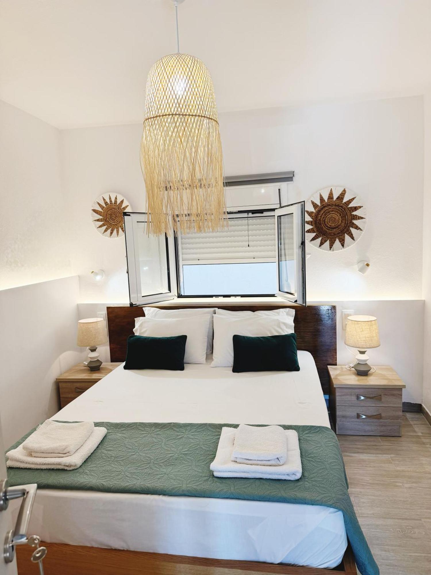 Del Sol Suites 斯基亚索斯镇 外观 照片