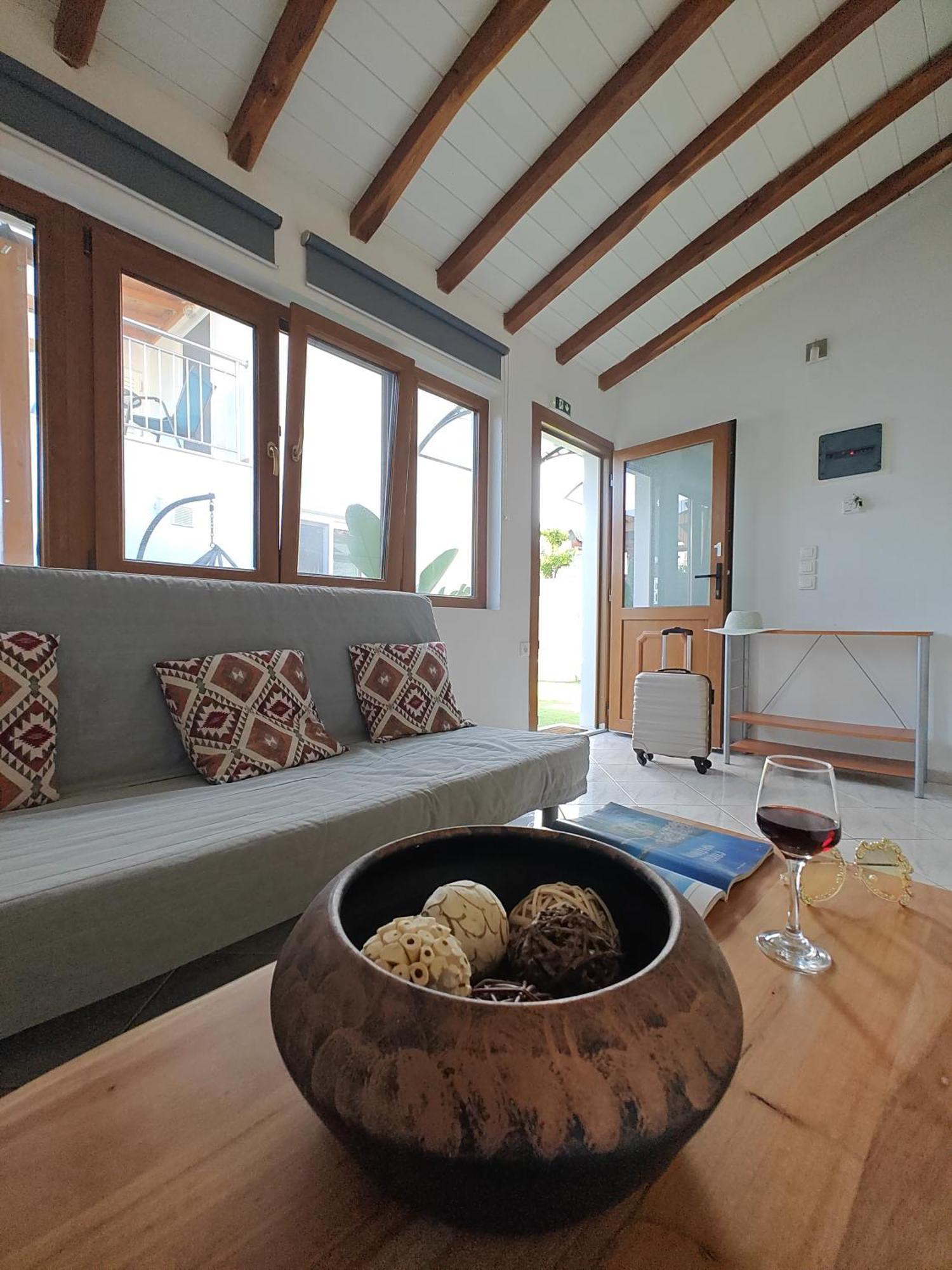 Del Sol Suites 斯基亚索斯镇 外观 照片