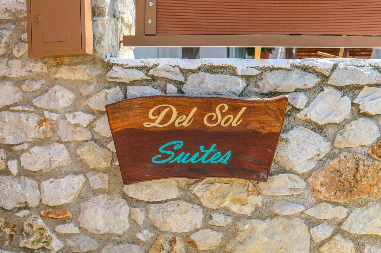Del Sol Suites 斯基亚索斯镇 外观 照片